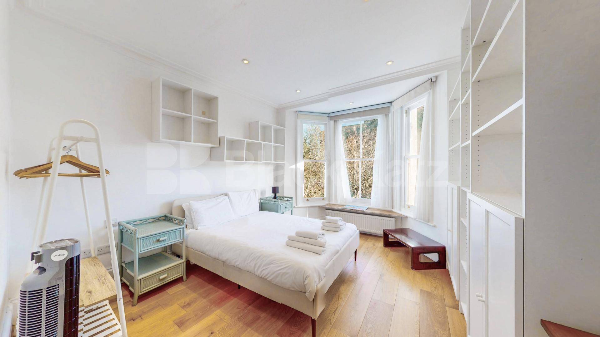Impressive Six Bedroom House with Four Bathrooms Dalgarno Gardens, North Kensington 